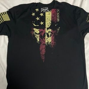 Men’s barely worn Grunt Style tshirt